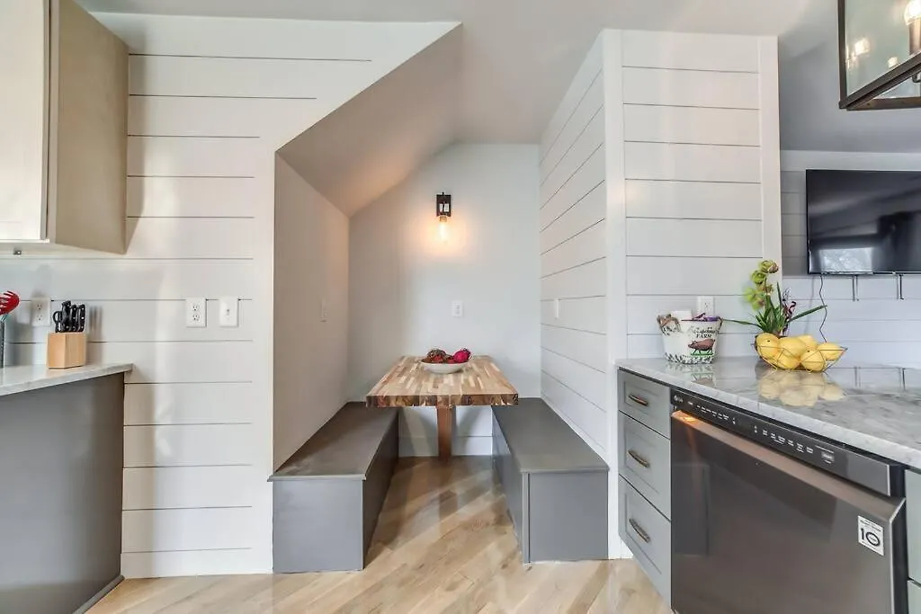 Nashville'S Broadway: Your Spacious Home Nashville