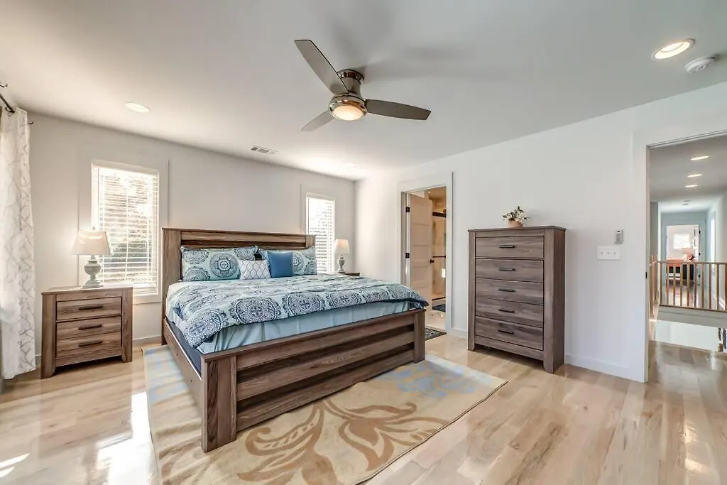 Nashville'S Broadway: Your Spacious Home Nashville